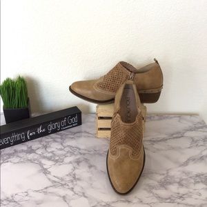 Boutique by Corky’s “Kia” ankle bootie, size 9
